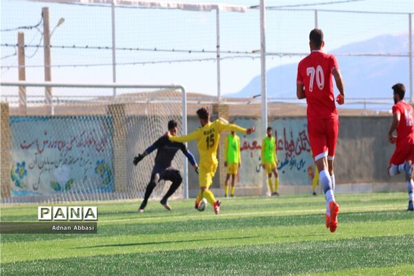 مسابقات  لیگ برتر بزرگسالان استان فارس بین دو تیم ماهان شیراز و پرسپولیس شیراز