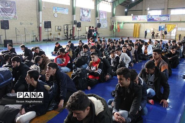 اعزام کاروان راهیان نوردانش آموزان شهرستان اسلامشهر به سرزمینهای ایثار و شهادت