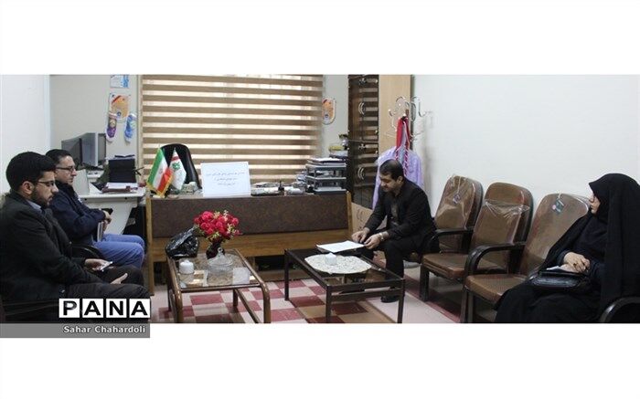 جلسه هم اندیشی تشکل های دانش آموزی در راستای اجرای طرح "دومین سیل مهربانی همکلاسی ها"