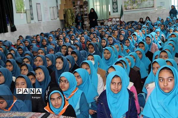 پویش سیل مهربانی دردبیرستان شهید صدوقی یزد