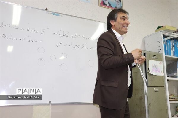 برگزاری همایش آموزشی مدرسان و مربیان سازمان دانش آموزی در آباده