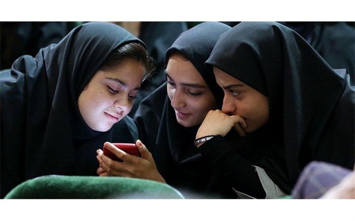دختران بیش از پسران بدنبال دوست‌یابی در فضای مجازی