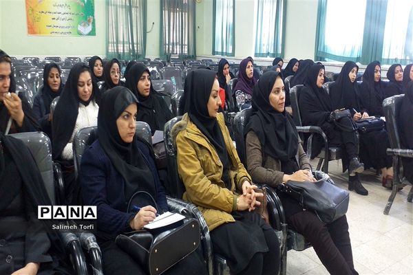 برگزاری کارگاه ارتقای مهارت های پرورشی مربیان مدارس دخترانه  شهرستان حمیدیه