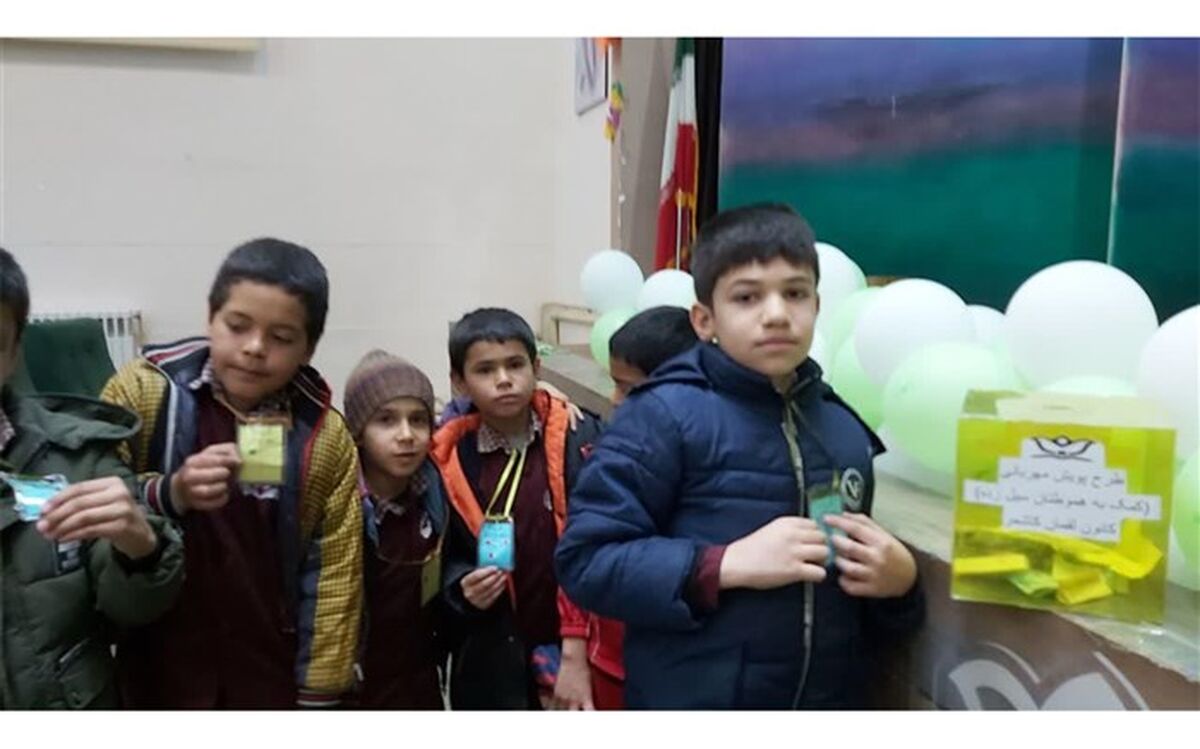 جوانه های کانون لقمان  کاشمرهدایای  خود را به پویش مهربانی تقدیم کردند