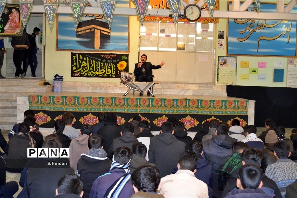 آیین عزاداری و سوگواری حضرت فاطمه زهرا(س) در دبیرستان مومنین