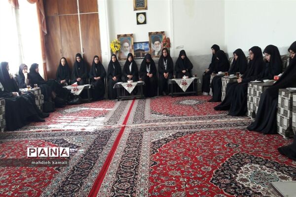 دیدار دانش آموزان با امام جمعه اشکذر
