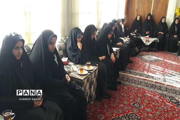 دیدار دانش آموزان با امام جمعه اشکذر
