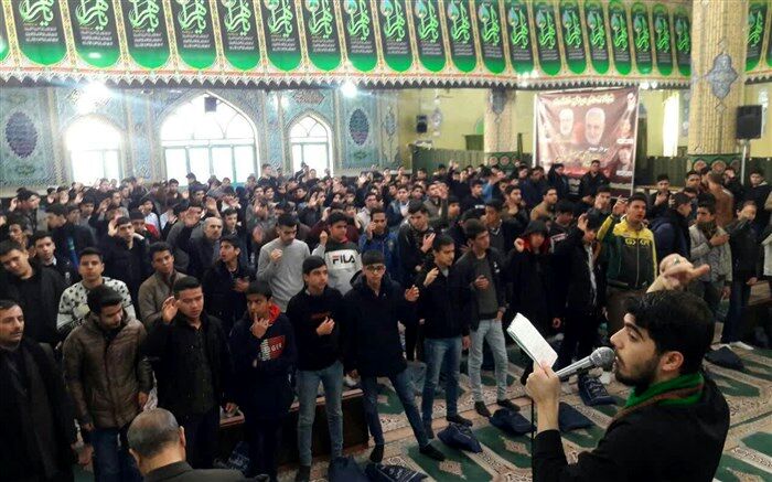 دانش آموزان ورامینی مراسم عزاداری ایام فاطمیه را اقامه کردند