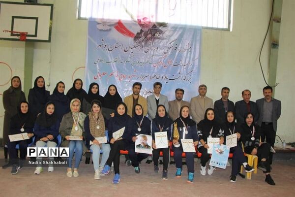 مقام اول والیبال بانوان گناوه در جشنواره ورزشی فرهنگیان بسیجی آموزش و ‌پرورش استان بوشهر
