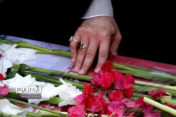 استقبال از پیکرهای پاک 3 شهید گمنام دفاع مقدس در فرودگاه بوشهر