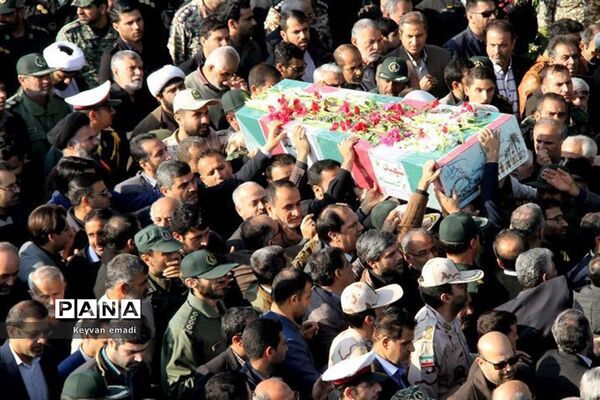 استقبال از پیکرهای پاک 3 شهید گمنام دفاع مقدس در فرودگاه بوشهر