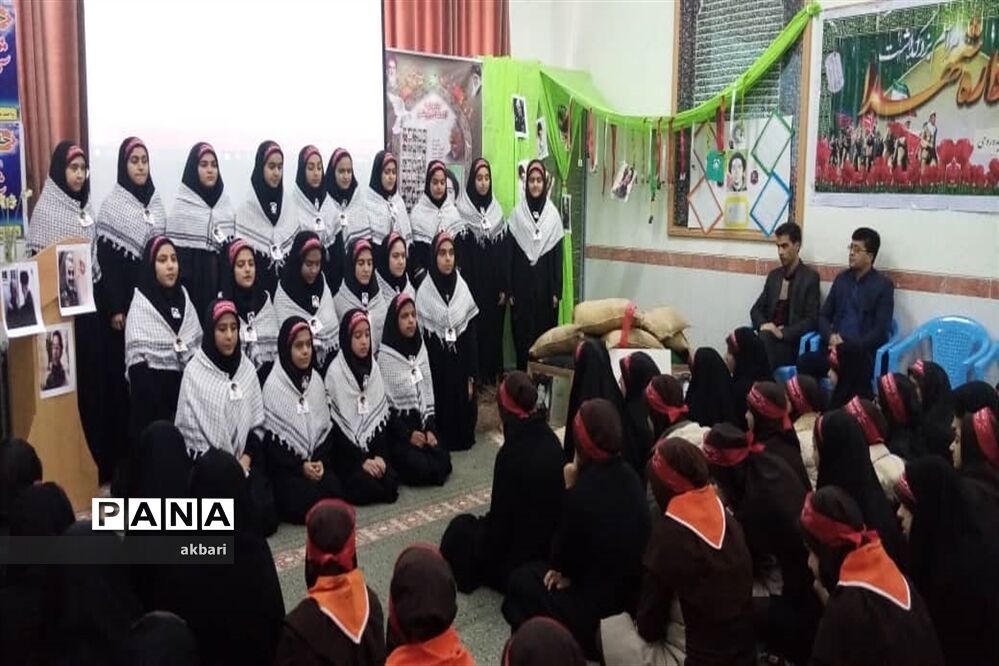 برگزاری مراسم یادواره لاله های روشن در ابرکوه
