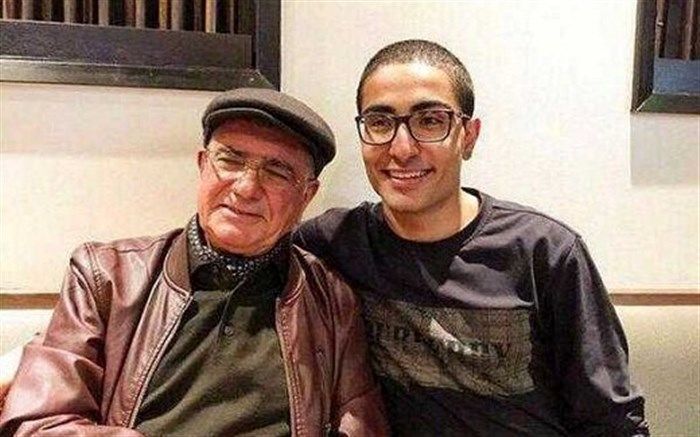 عکسِ کودکی رایان شجریان در کنار پدرش