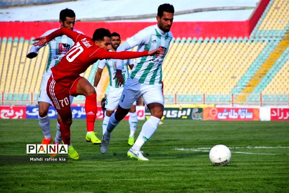 دیدار تیم‌هاى تراکتور و ذوب آهن