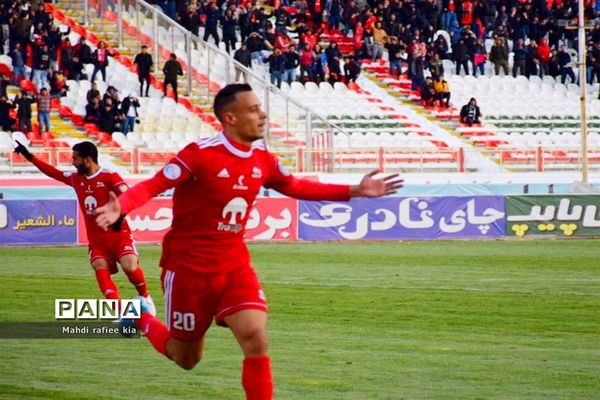 دیدار تیم‌هاى تراکتور و ذوب آهن