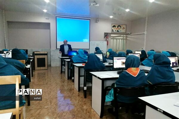 آموزش خبرنگاری در دبیرستان شهید صدوقی یزد