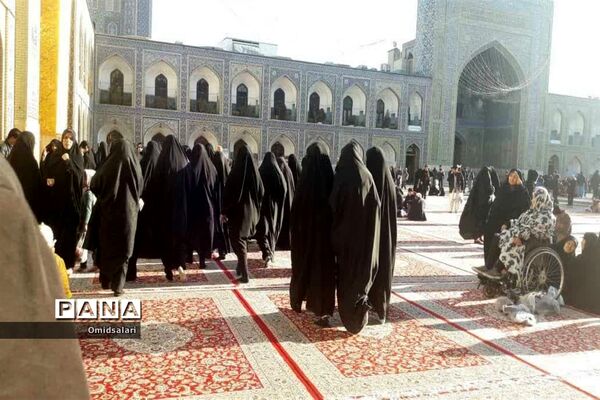 دانش آموزان دبیرستان سیدالشهدا ابرکوه در مشهد