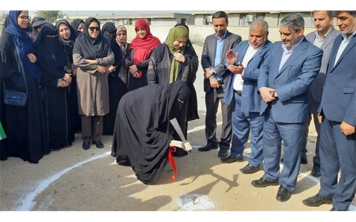 کلنگ سومین پروژه بانوان مدرسه ساز قشم به زمین زده شد