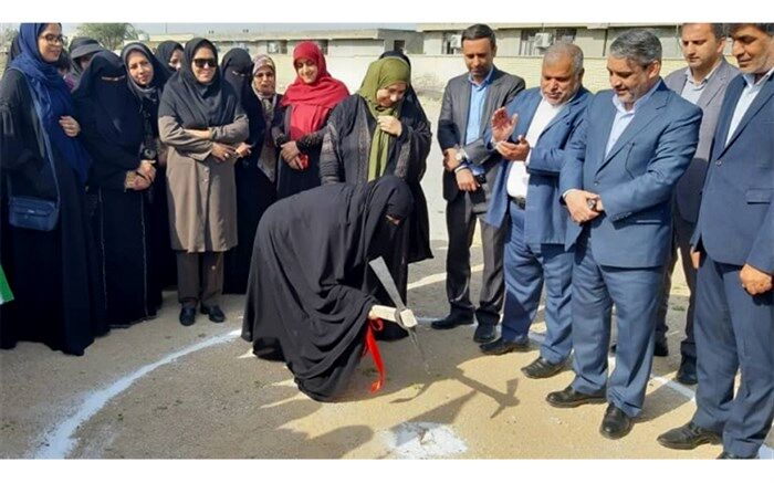 کلنگ سومین پروژه بانوان مدرسه ساز قشم به زمین زده شد