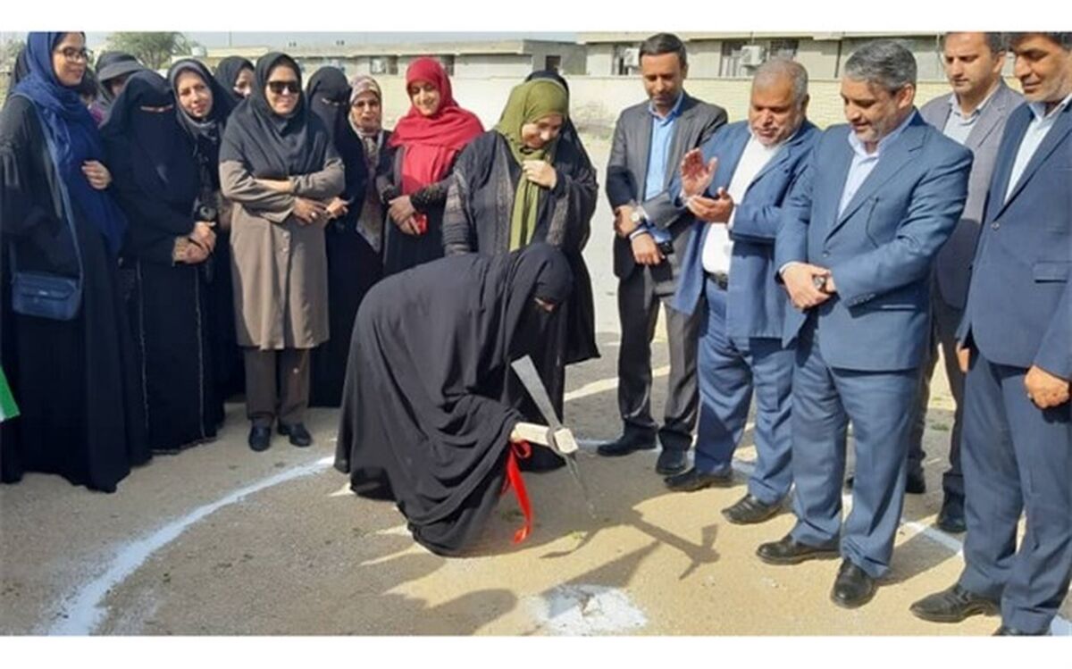 کلنگ سومین پروژه بانوان مدرسه ساز قشم به زمین زده شد
