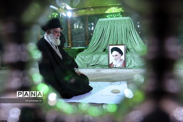حضور رهبر انقلاب اسلامی در مرقد مطهر امام راحل و گلزار شهدای بهشت زهرا