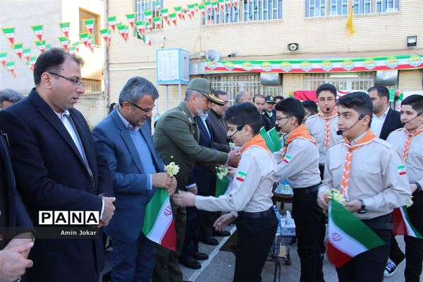آیین نواختن زنگ انقلاب اسلامی در مدرسه الزهرا شهر شیراز