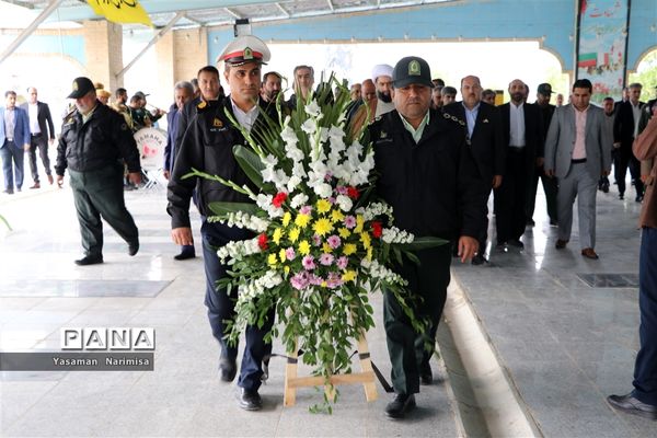 نواخته شدن زنگ انقلاب و مراسم نمادین استقبال ار ورود امام خمینی(ره) در شهرستان امیدیه