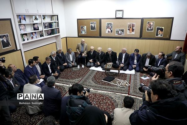 نواختن زنگ انقلاب در «مدرسه رفاه»