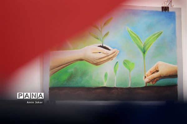 گشایش نمایشگاه انقلاب در آموزش و پرورش فارس