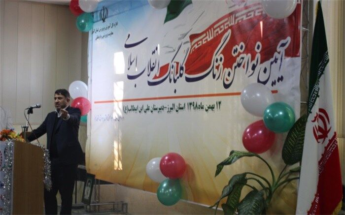 دانش آموزان طلایه داران انقلاب اسلامی هستند
