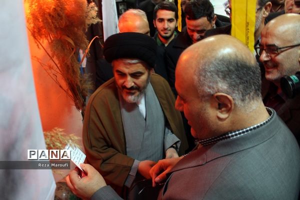 نمایشگاه انقلاب اتحادیه انجمن های اسلامی دانش آموزان آذربایجان غربی در ارومیه