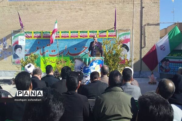 نواخته شدن زنگ انقلاب در مدارس نی ریز