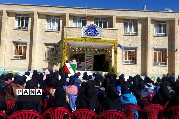 نواخته شدن زنگ انقلاب در مدارس نی ریز