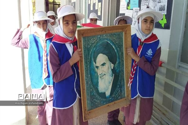نواخته شدن زنگ انقلاب در مدارس نی ریز