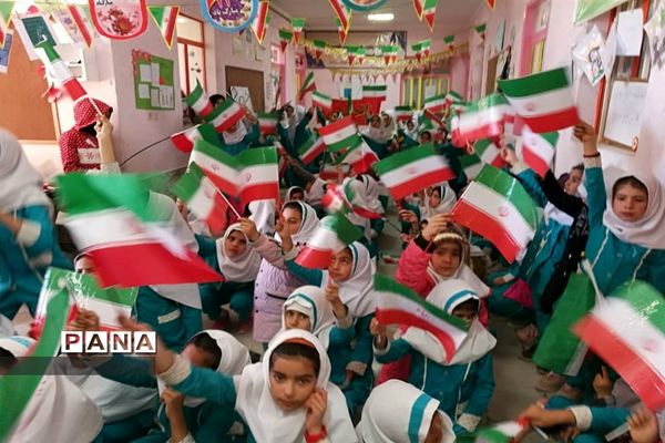 نواخته شدن زنگ انقلاب در مدارس نی ریز