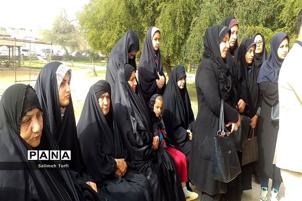 آیین غبارروبی و عطرافشانی مزارشهدای گمنام درشهرستان حمیدیه