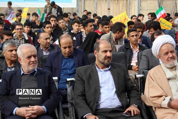 نواختن زنگ انقلاب در بوشهر