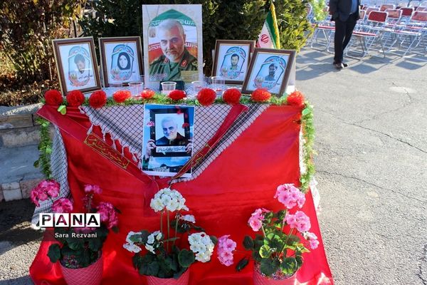 مراسم نواخته شدن زنگ انقلاب اسلامی در شهرستان اسلامشهر