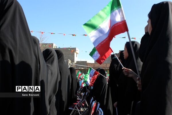 مراسم نواخته شدن زنگ انقلاب اسلامی در شهرستان اسلامشهر