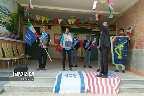 زنگ انقلاب  در دبیرستان سعادت شبانکاره