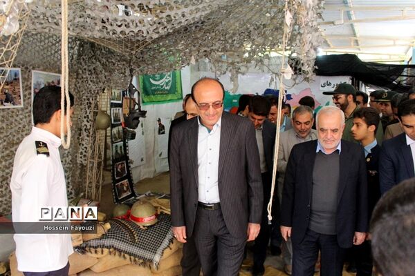 نمایشگاه مدرسه انقلاب در دبیرستان  شریعتی بوشهر