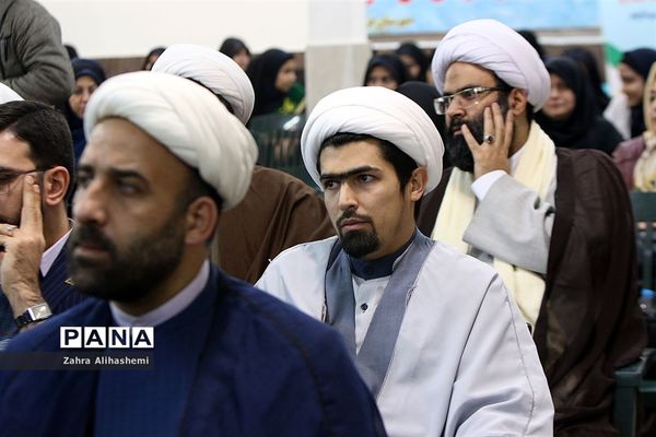 افتتاحیه هشتمین نمایشگاه دانش آموزی مدرسه انقلاب  در منطقه5