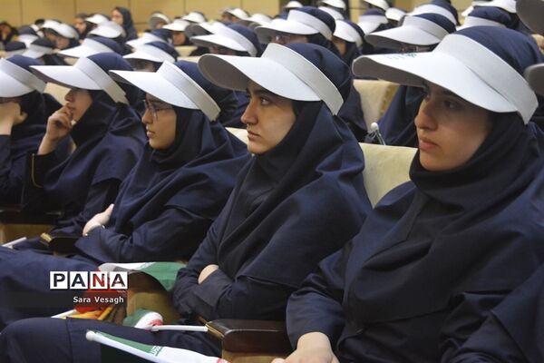 زنگ انقلاب اسلامی در مدارس شهرستان شهریار به صدا در آمد