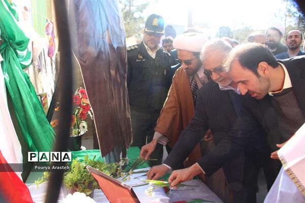 زنگ انقلاب به مناسبت ورود امام خمینی ره درشهرستان خوسف