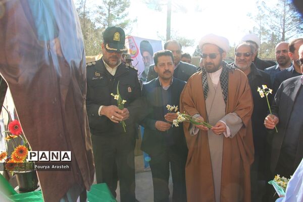 زنگ انقلاب به مناسبت ورود امام خمینی ره درشهرستان خوسف
