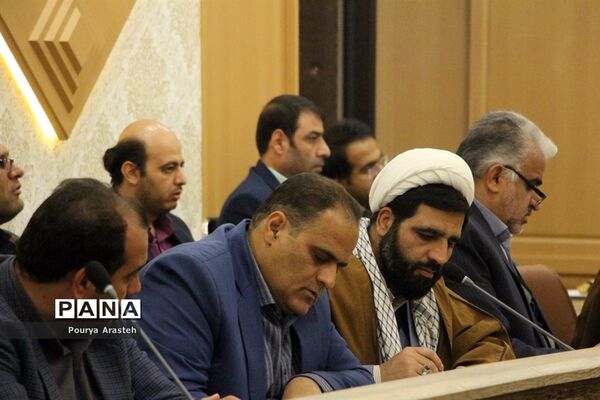 در اولین روز از دهه فجر شورای اداری شهرستان خوسف در دفتر فرمانداری
