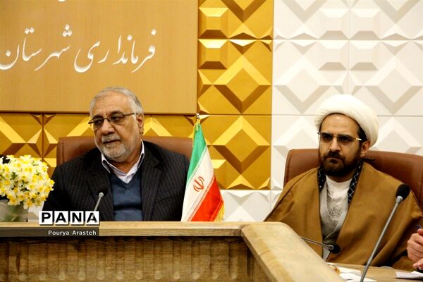 در اولین روز از دهه فجر شورای اداری شهرستان خوسف در دفتر فرمانداری