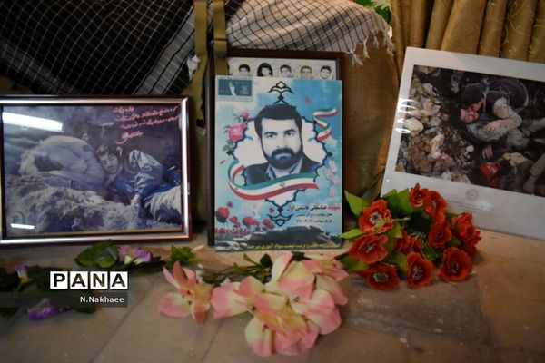 یادآوره لاله های روشن شهیدعباسعلی قاسمی اول در هنرستان انقلاب اسلامی