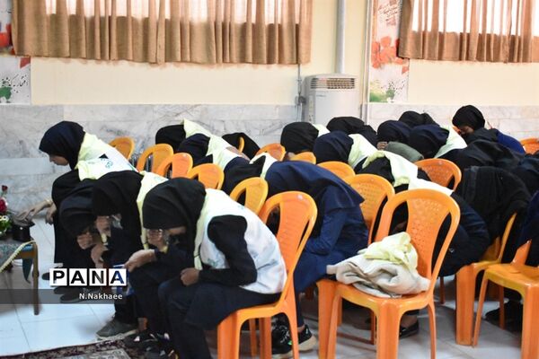 یادآوره لاله های روشن شهیدعباسعلی قاسمی اول در هنرستان انقلاب اسلامی