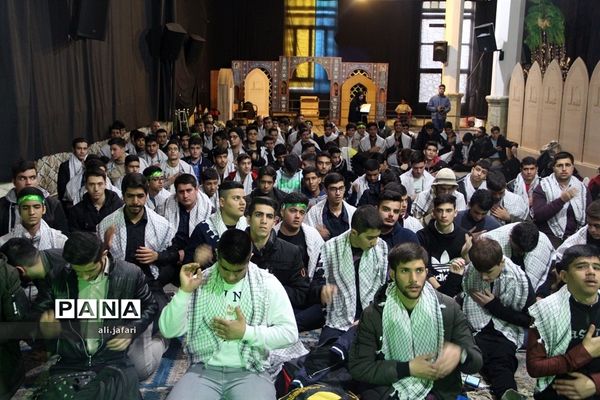 اعزام دانش آموزان پسر ناحیه یک شهرری به اردوی راهیان نور